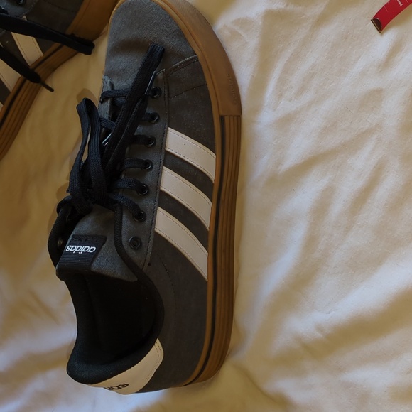 Adidas shoes for Men. Size 10. - Picture 2 of 7